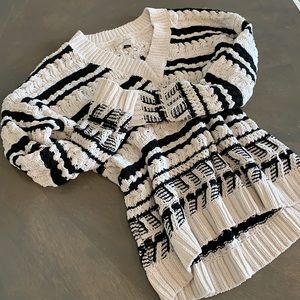 Universal thread sweater